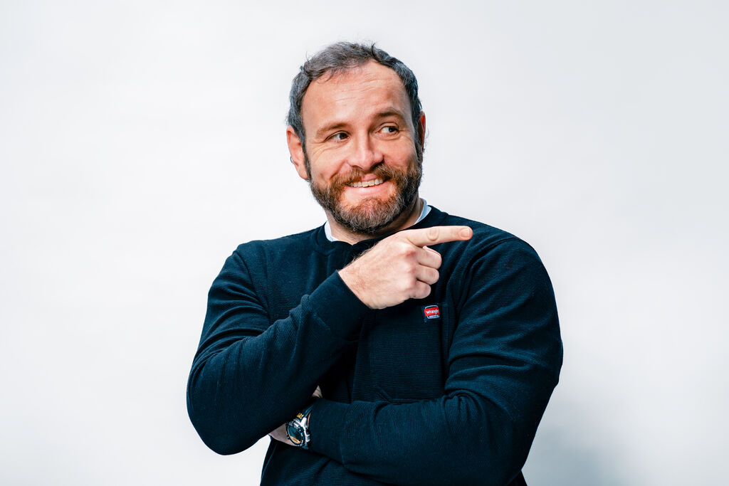 2023 11 30 Meta Design Andy Helmholz0459 ret Medium Size